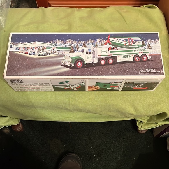 Hess 2002 toy truck and airplane UNOPENED - Picture 4 of 4
